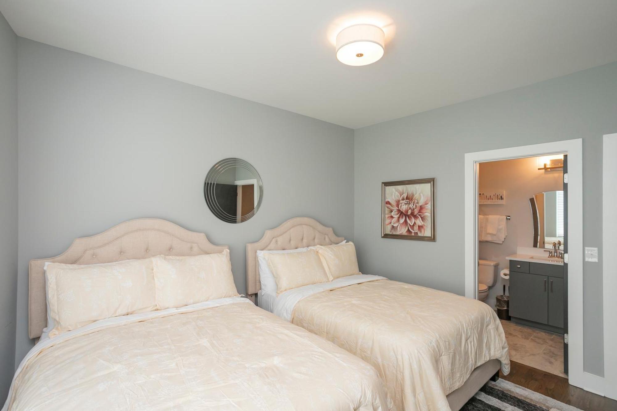 נאשוויל Luxury Townhome Skyline Views Mins To Dt מראה חיצוני תמונה