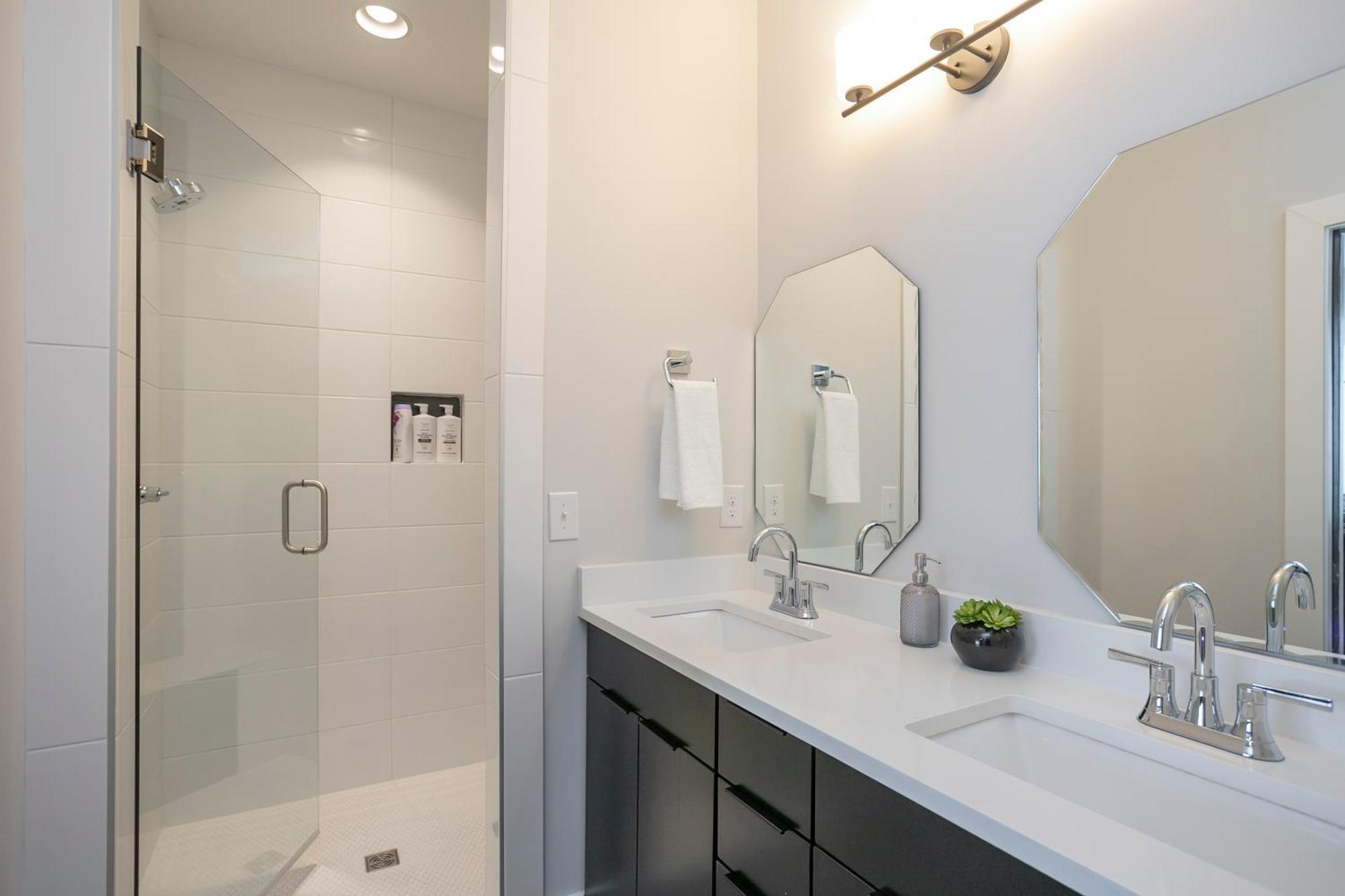נאשוויל Luxury Townhome Skyline Views Mins To Dt מראה חיצוני תמונה