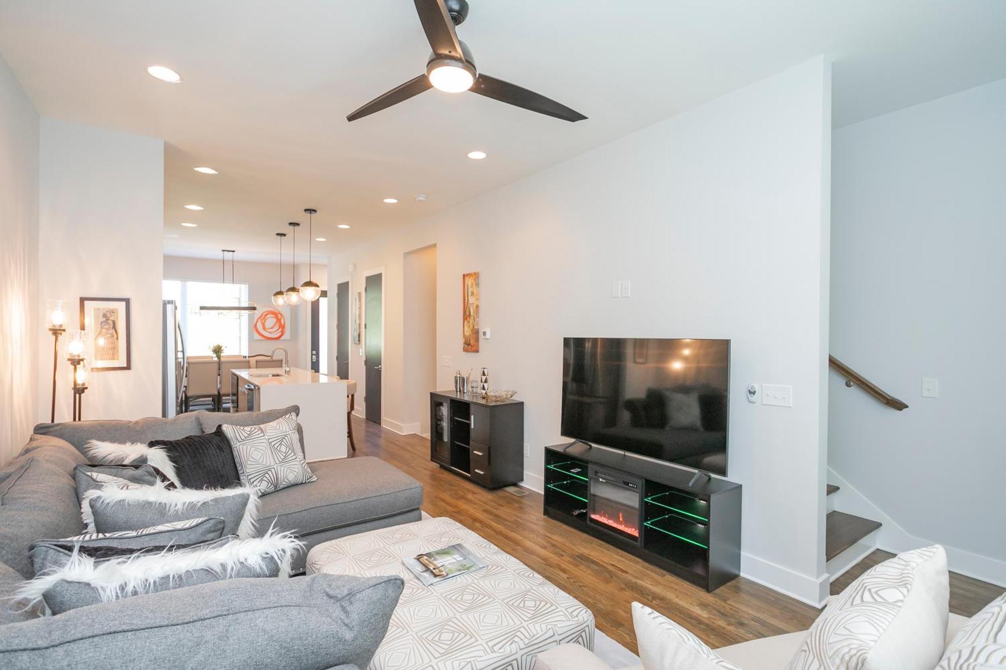 נאשוויל Luxury Townhome Skyline Views Mins To Dt מראה חיצוני תמונה