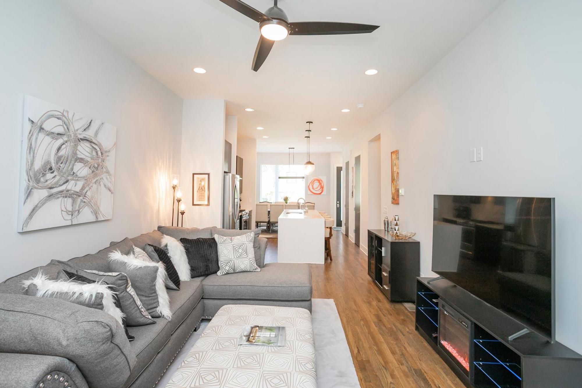 נאשוויל Luxury Townhome Skyline Views Mins To Dt מראה חיצוני תמונה