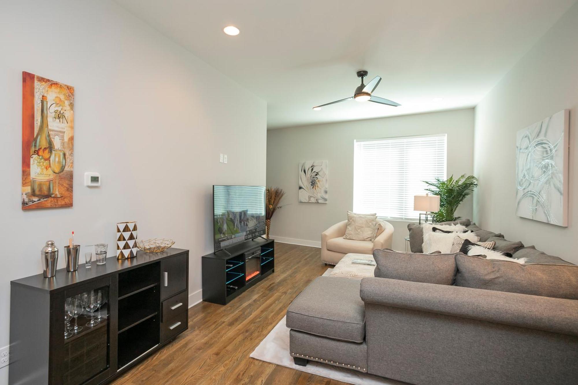 נאשוויל Luxury Townhome Skyline Views Mins To Dt מראה חיצוני תמונה