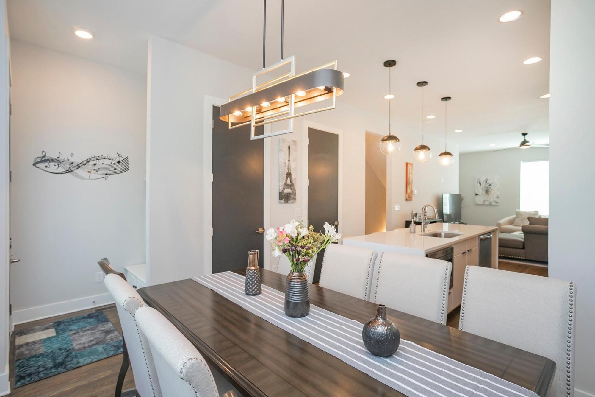 נאשוויל Luxury Townhome Skyline Views Mins To Dt מראה חיצוני תמונה