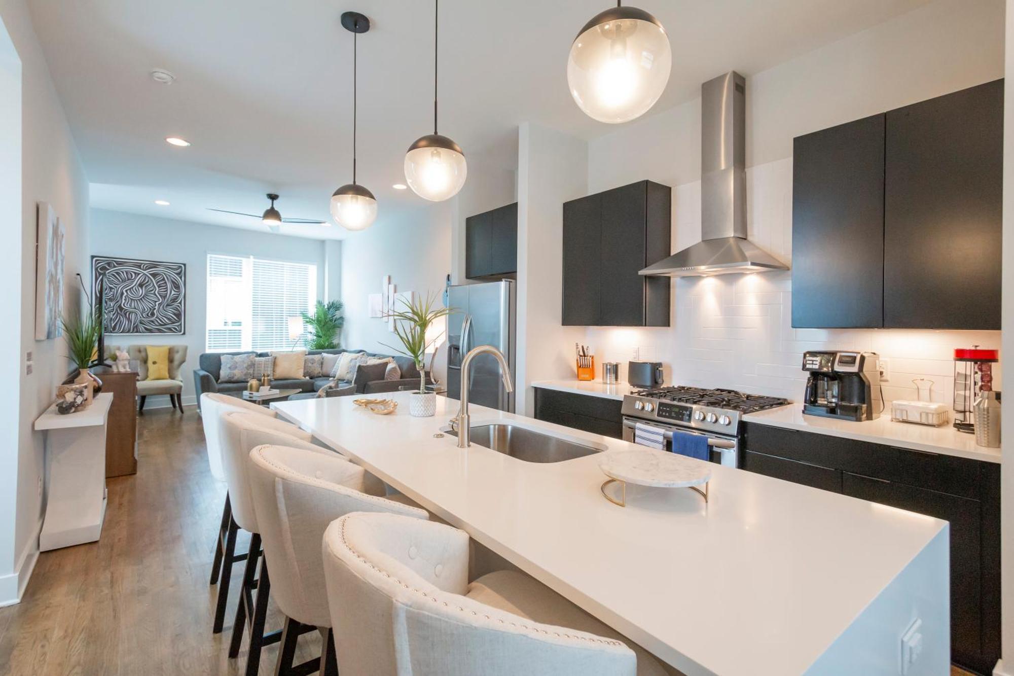 נאשוויל Luxury Townhome Skyline Views Mins To Dt מראה חיצוני תמונה