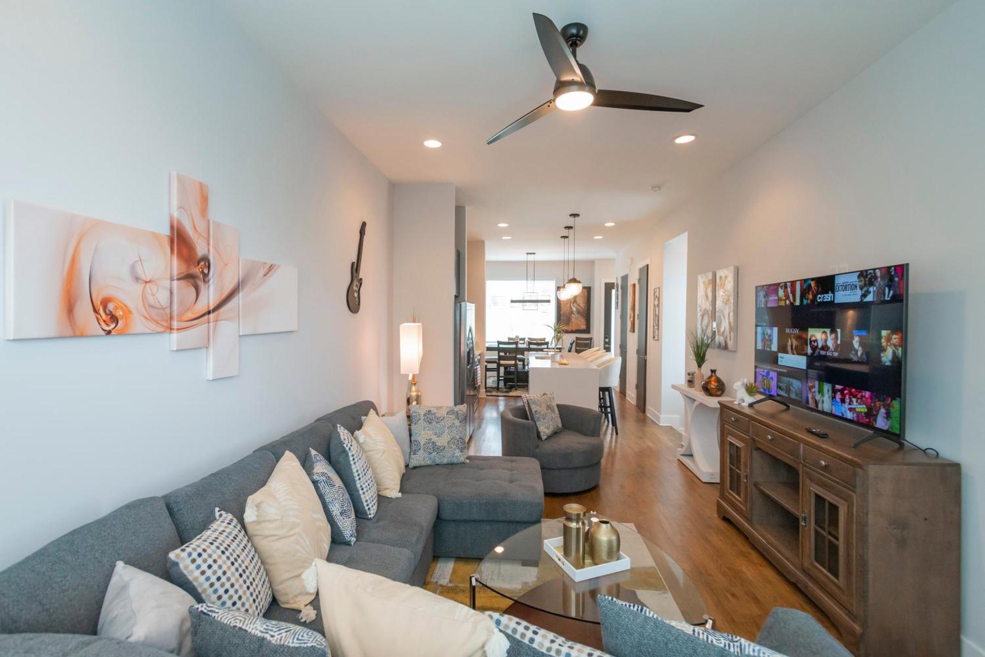 נאשוויל Luxury Townhome Skyline Views Mins To Dt מראה חיצוני תמונה