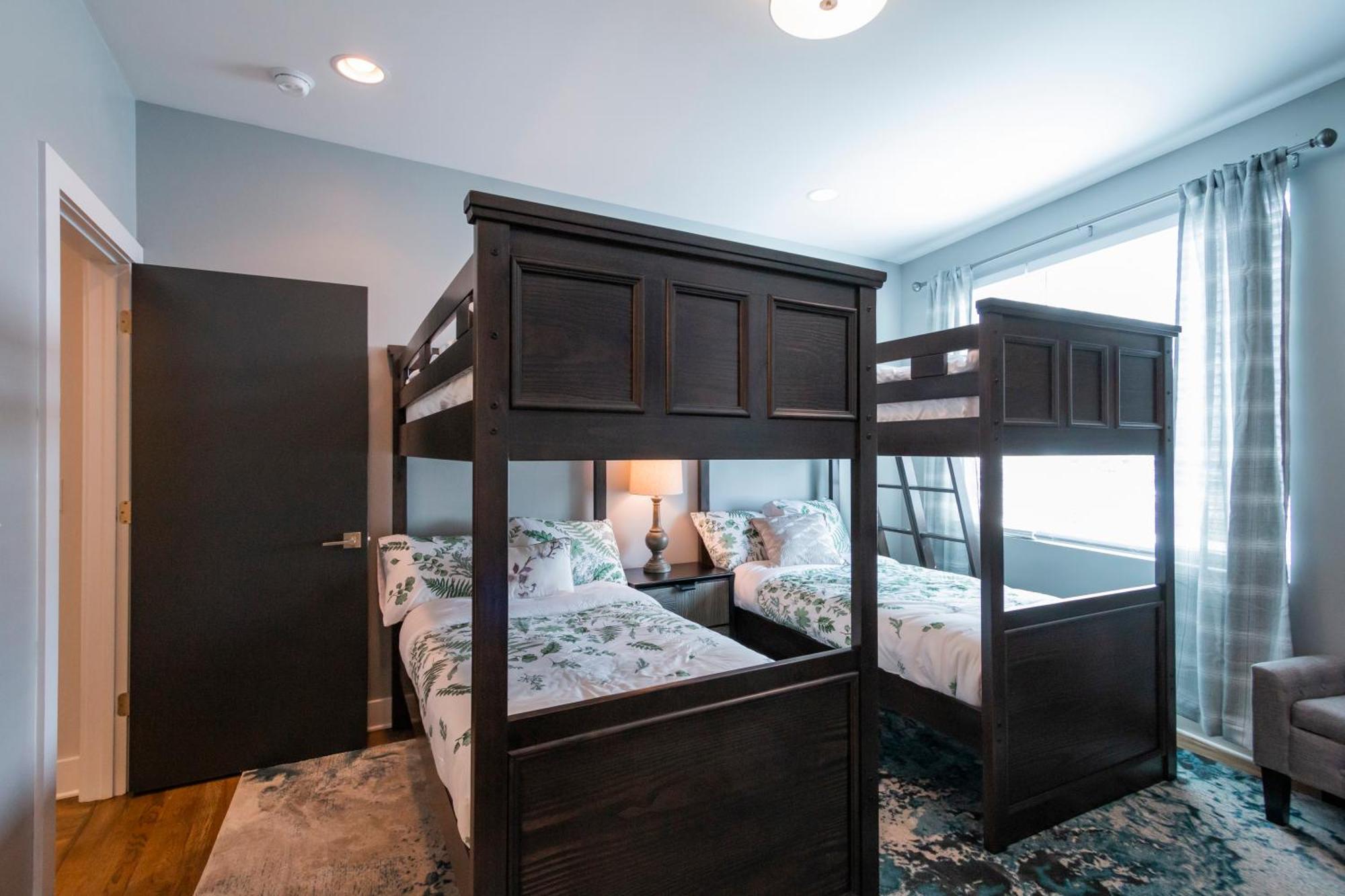 נאשוויל Luxury Townhome Skyline Views Mins To Dt מראה חיצוני תמונה