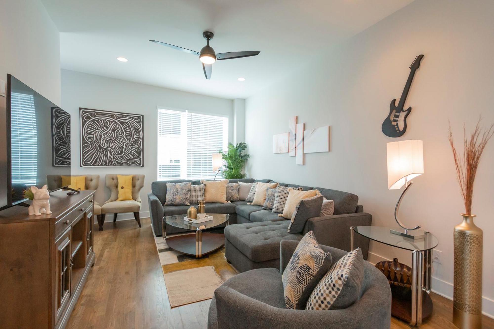 נאשוויל Luxury Townhome Skyline Views Mins To Dt מראה חיצוני תמונה